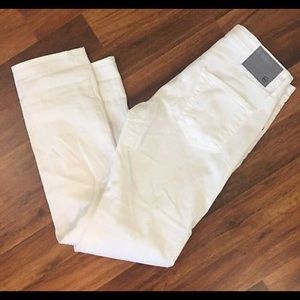 AG graduate men’s tailored leg chinos